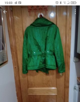 Chaqueta tipo plumas