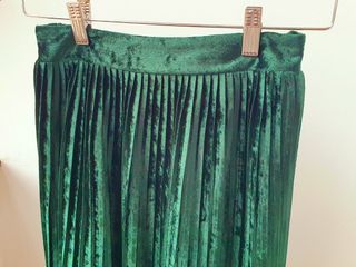 FALDA ZARA TERCIOPELO VERDE TALLA XS