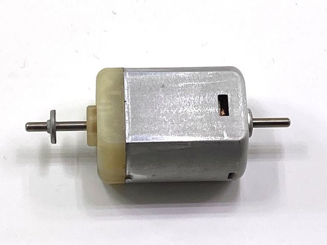 Piccolo motore elettrico 6V cc