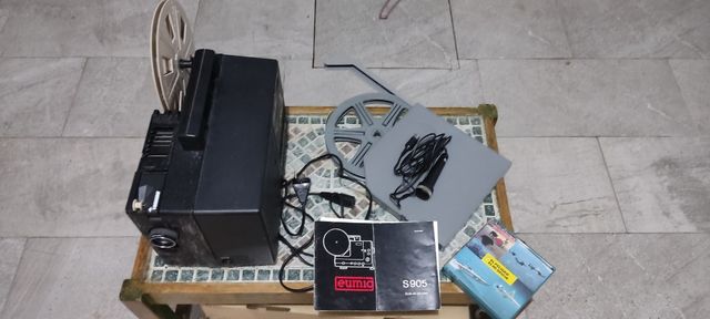 Proyector de cine antiguo 