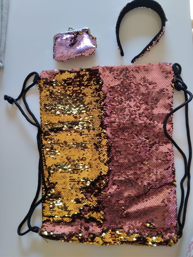 Zainetto, portamonete e cerchietto con paillettes