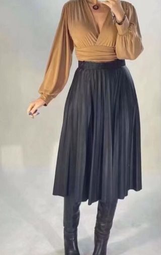 Falda larga polipiel plisada
