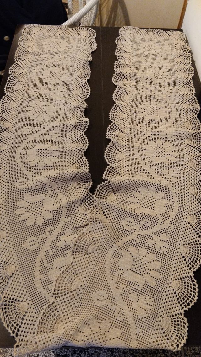 Runner lavorato ad uncinetto