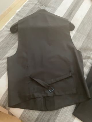 Traje negro chaqueta nuevo chaleco incluido