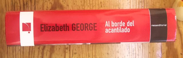 AL BORDE DEL ACANTILADO