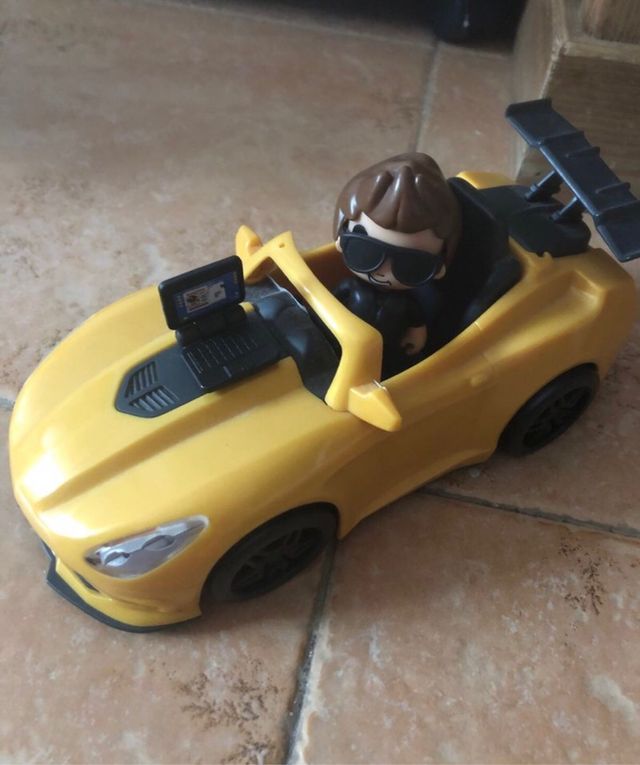 Coche bomberos y porche Pini Pom. Precio 20€