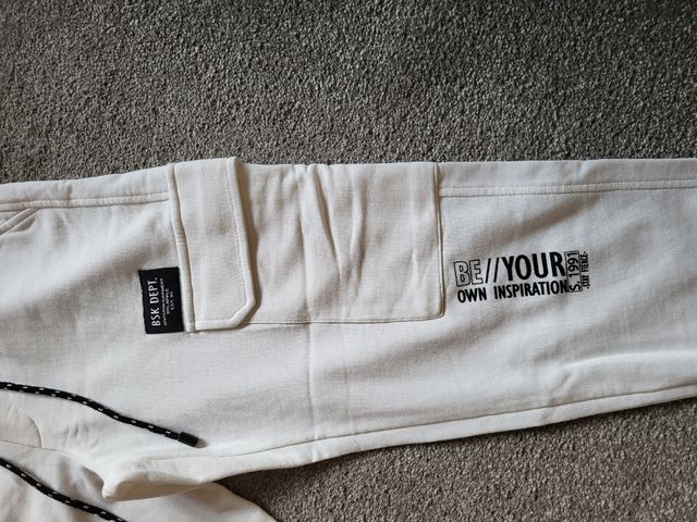 Pantalón de chándal blanco Bershka