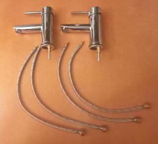 Dos grifos Sensea Hilo+ latiguillos. Nuevos.