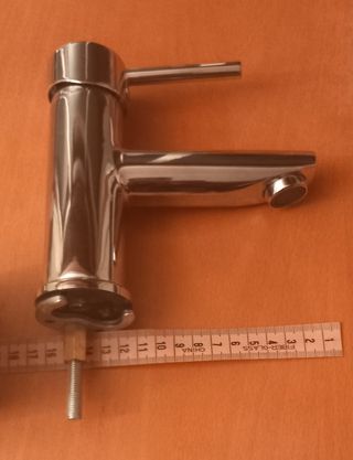 Dos grifos Sensea Hilo+ latiguillos. Nuevos.