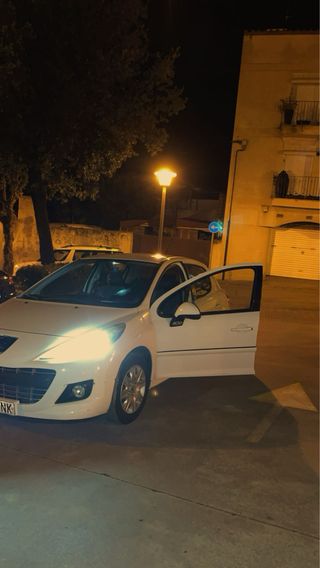 Peugeot 207 2011