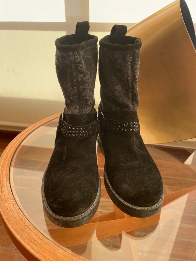 botas negras twinset