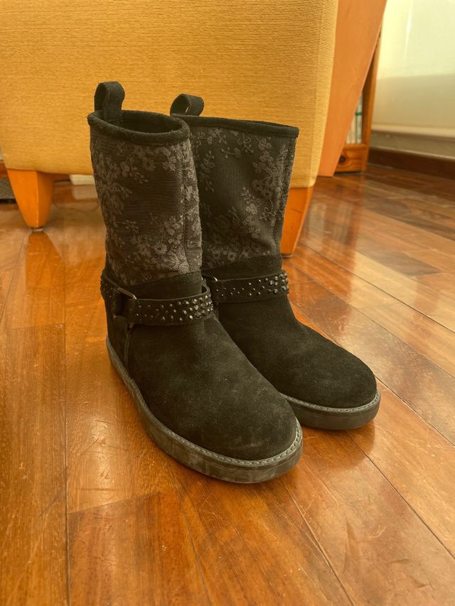 botas negras twinset