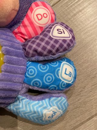 Juguete musical Lila patitas Do Re Mi