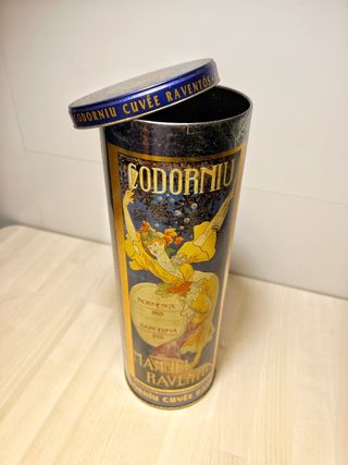 Estuche metalico botella cava