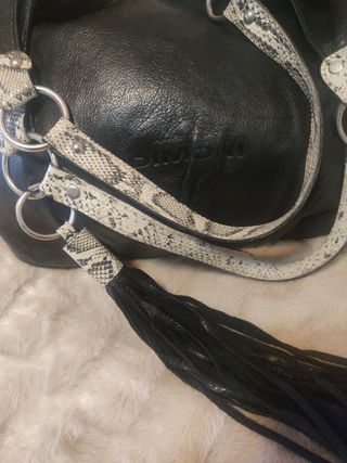 Bolso de piel marca Dimoni
