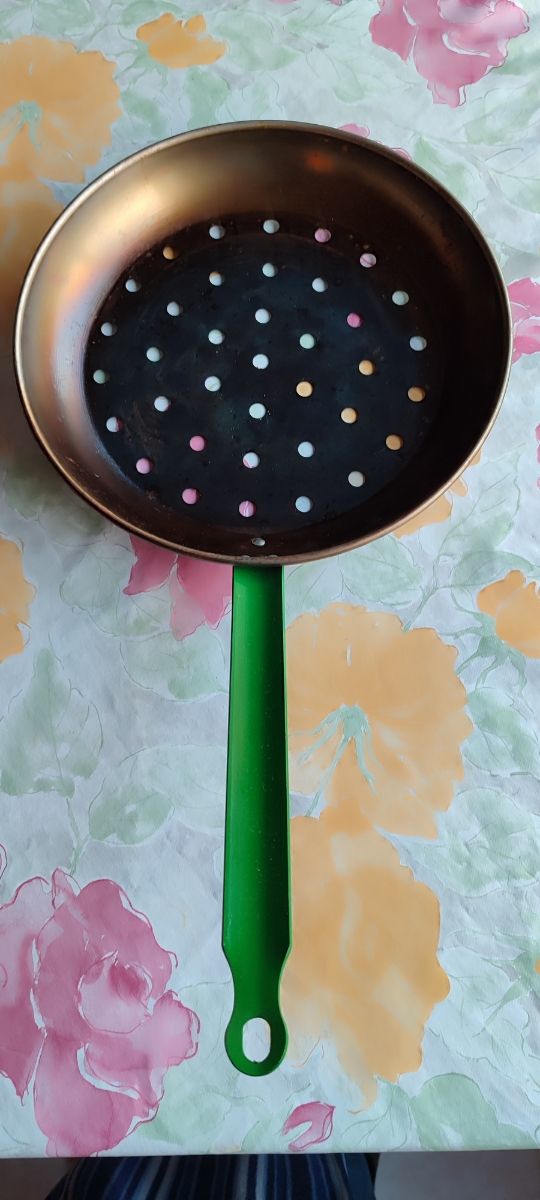 1 Sartenes de asar castañas 