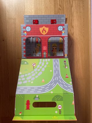 estacion bomberos de madera