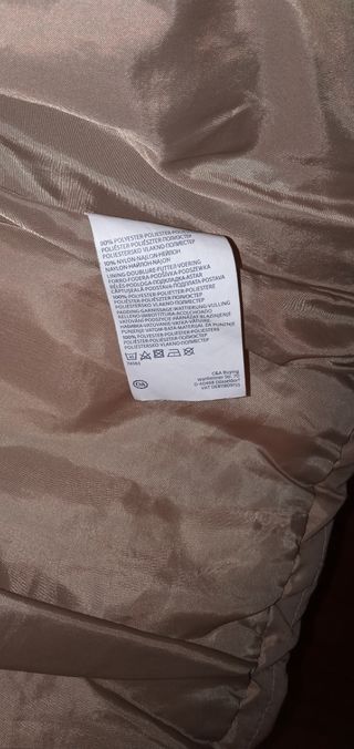Chaqueta plumifera con capucha