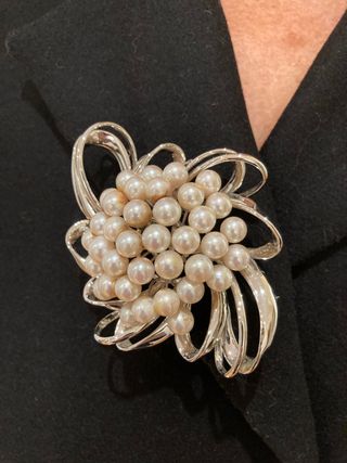 Broche de aguja en fantasía