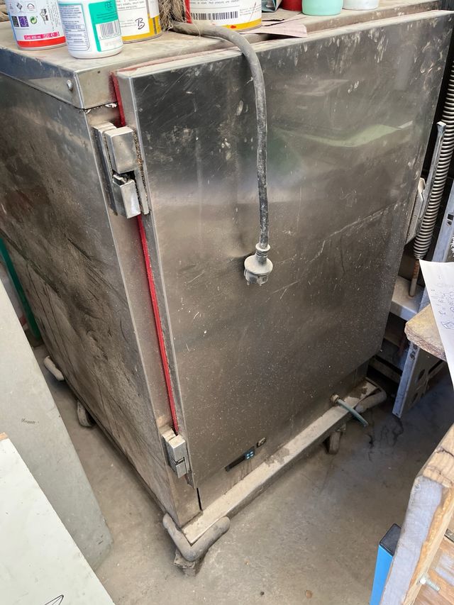 armario caliente mas de 80 grados 