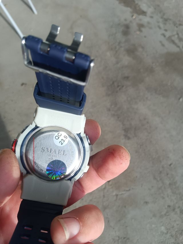 Reloj digital y analógico