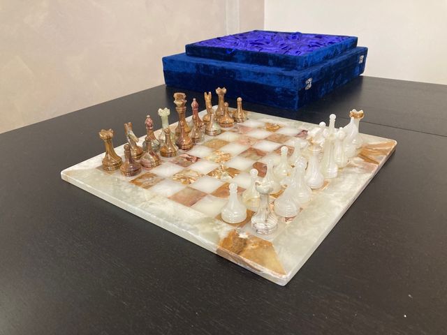 Ajedrez de mármol hecho a mano artesanal.