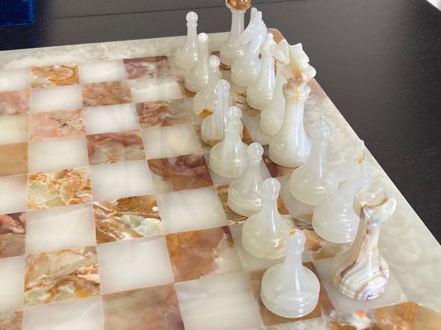 Ajedrez de mármol hecho a mano artesanal.