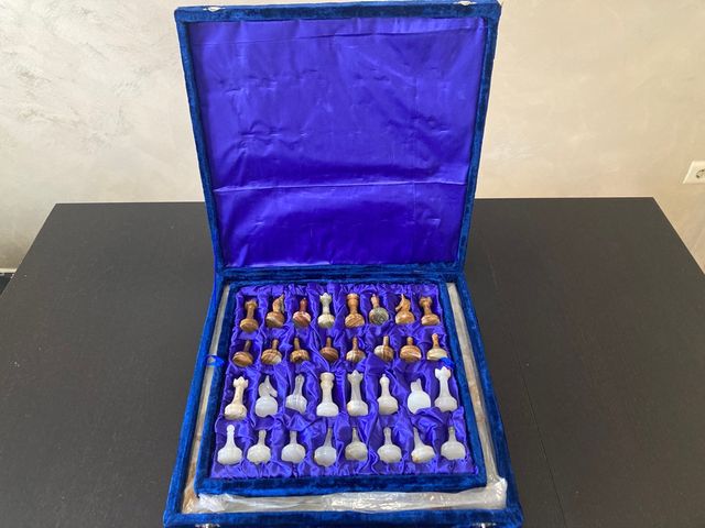 Ajedrez de mármol hecho a mano artesanal.