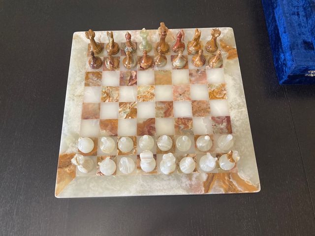 Ajedrez de mármol hecho a mano artesanal.