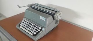 Máquina de escribir HERMES 9