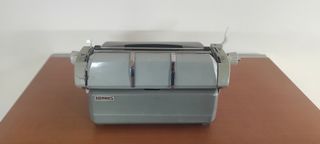 Máquina de escribir HERMES 9