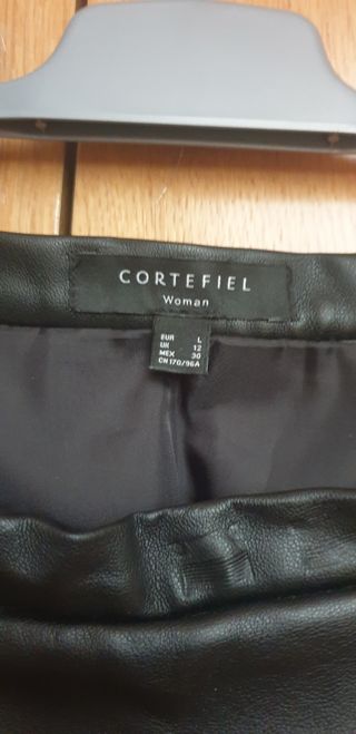 Falda Cortefiel T L ,efecto piel 