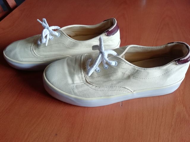 Zapatillas amarillas