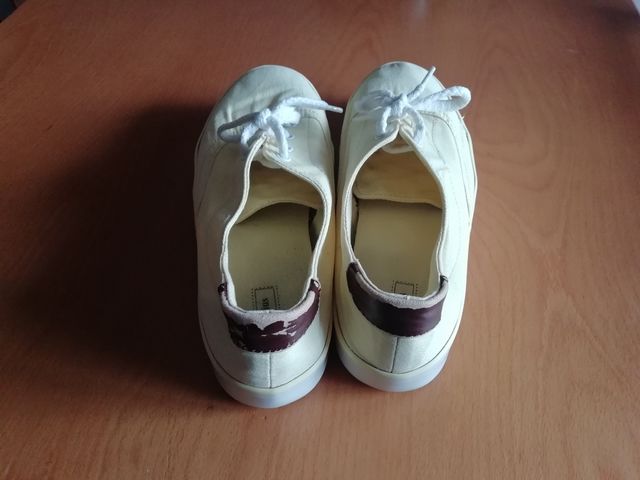 Zapatillas amarillas