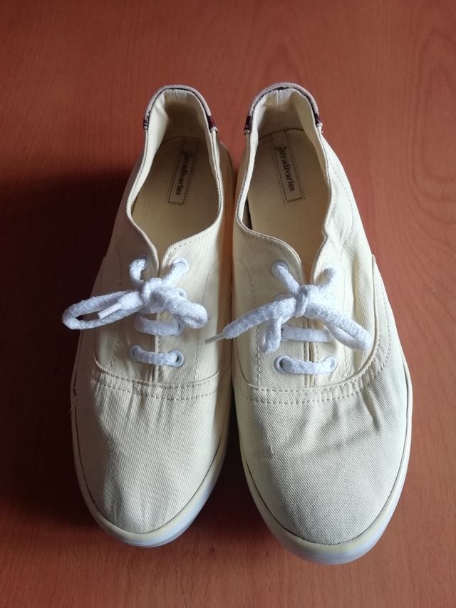 Zapatillas amarillas