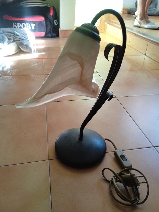 Lampara florentina de mesita sobremesa.