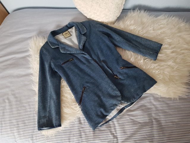 Chaqueta azul estilo americana