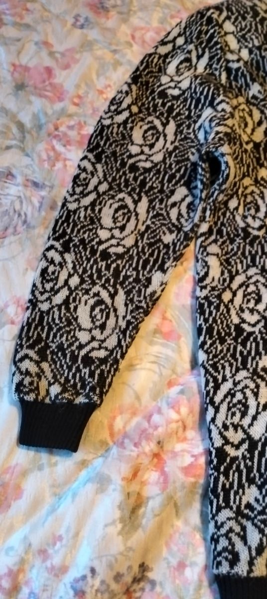 SUPER REBAJDO, CHAQUETA PRECIOSA d PUNTO LARGA  MU