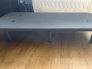 2 Bases Tapizadas de 90X200 con patas y pletinas
