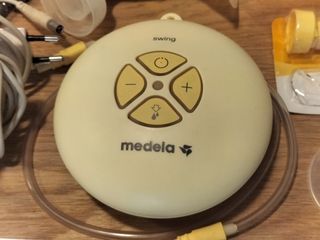 Sacaleches Medela, biberones y complementos.