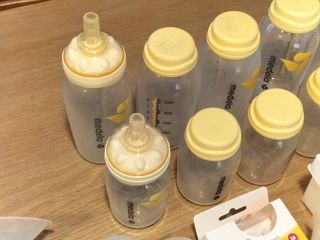 Sacaleches Medela, biberones y complementos.