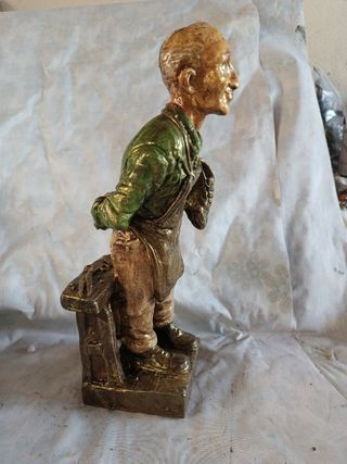 Zapatero policromado