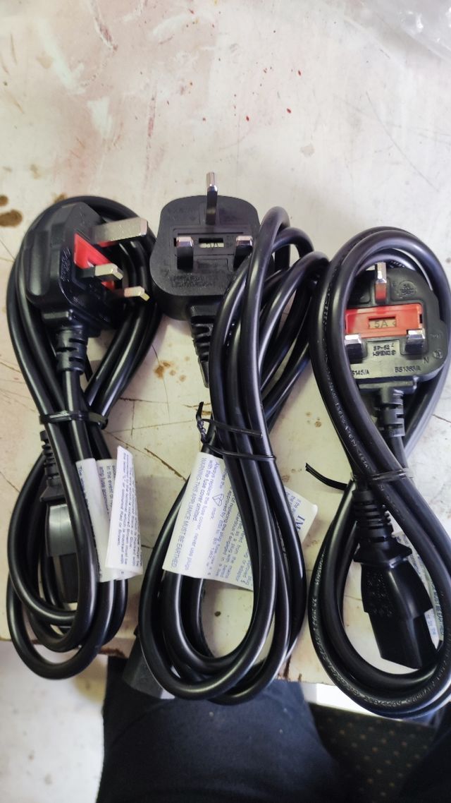 LOTE DE CABLES DE ALIMENTACION NUEVOS