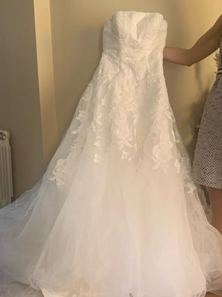 Vestido de novia (vestido, chaqueta y velo)