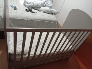 Cuna gris como nueva