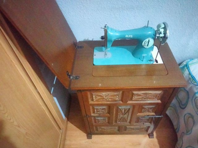 Maquina de coser nueva nunca se llegó a usar