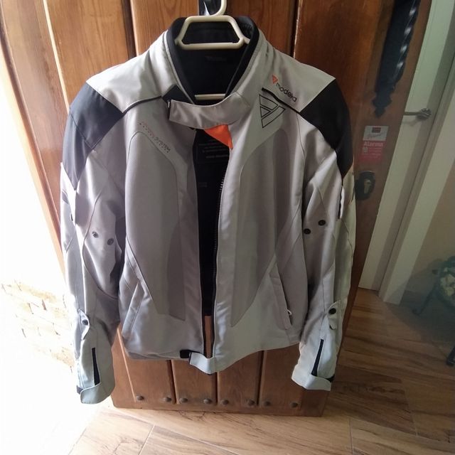 2 chaquetas de moto. Hombre/mujer