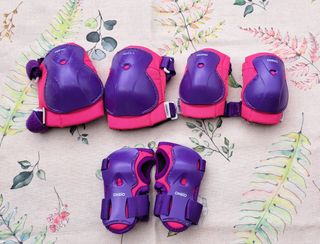 Patines línea, casco y protecciones
