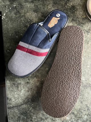 zapatillas de casa a estrenar caballero talla 46
