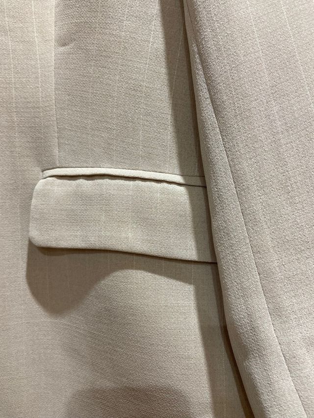 traje chaqueta con falda